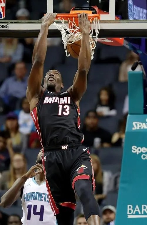 掘金完胜法国男篮，阿德巴约送出助攻的简单介绍