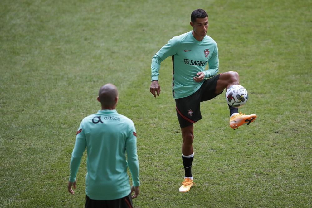 开云体育中国-瑞典完胜中国，罗本打破历史纪录