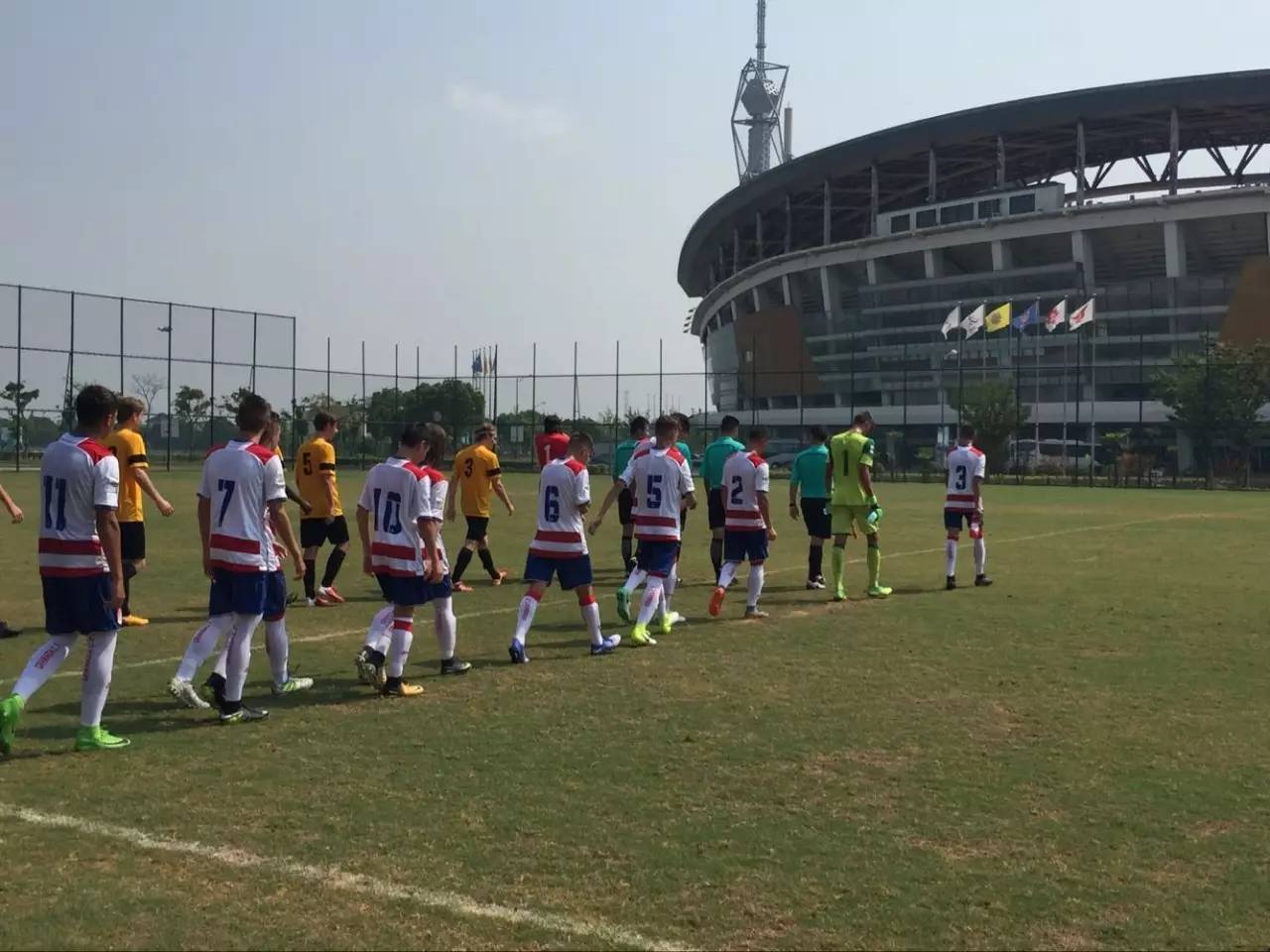 包含格拉纳达主场告捷，实现逆转的词条