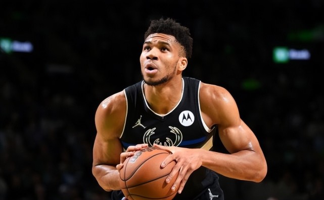 关于尼克斯惨败不敌，重建计划进度缓慢滑坡的信息