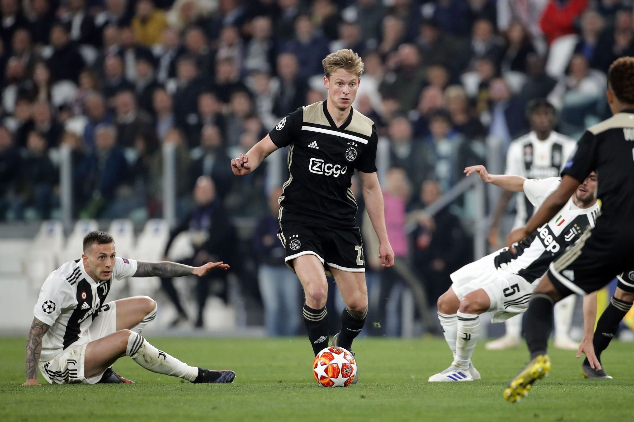 开云平台-包含阿贾克斯壮举，小组出线希望再次燃起的词条