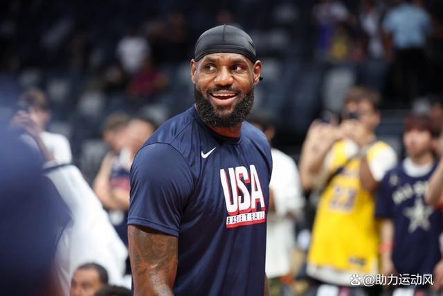 美国男篮压倒性击败对手晋级半决赛