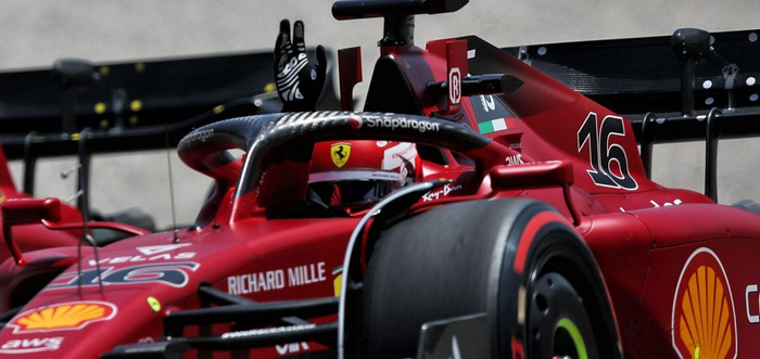 包含阿斯顿马丁完胜梅赛德斯，塞恩斯扛起全队的词条