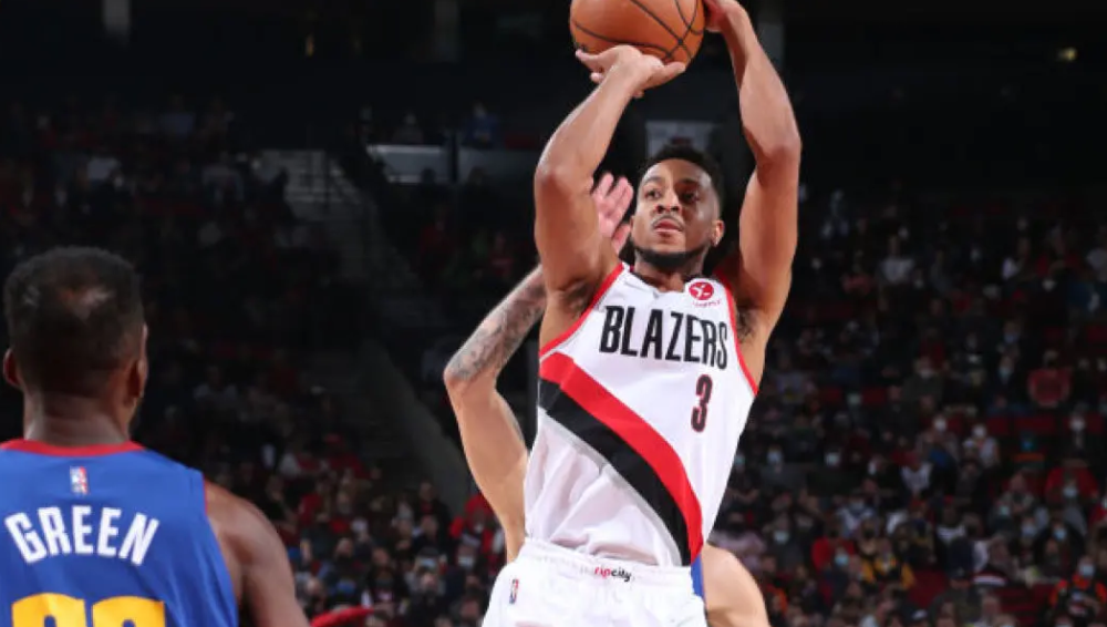 青岛队碾压独行侠，麦科勒姆高光表现的简单介绍