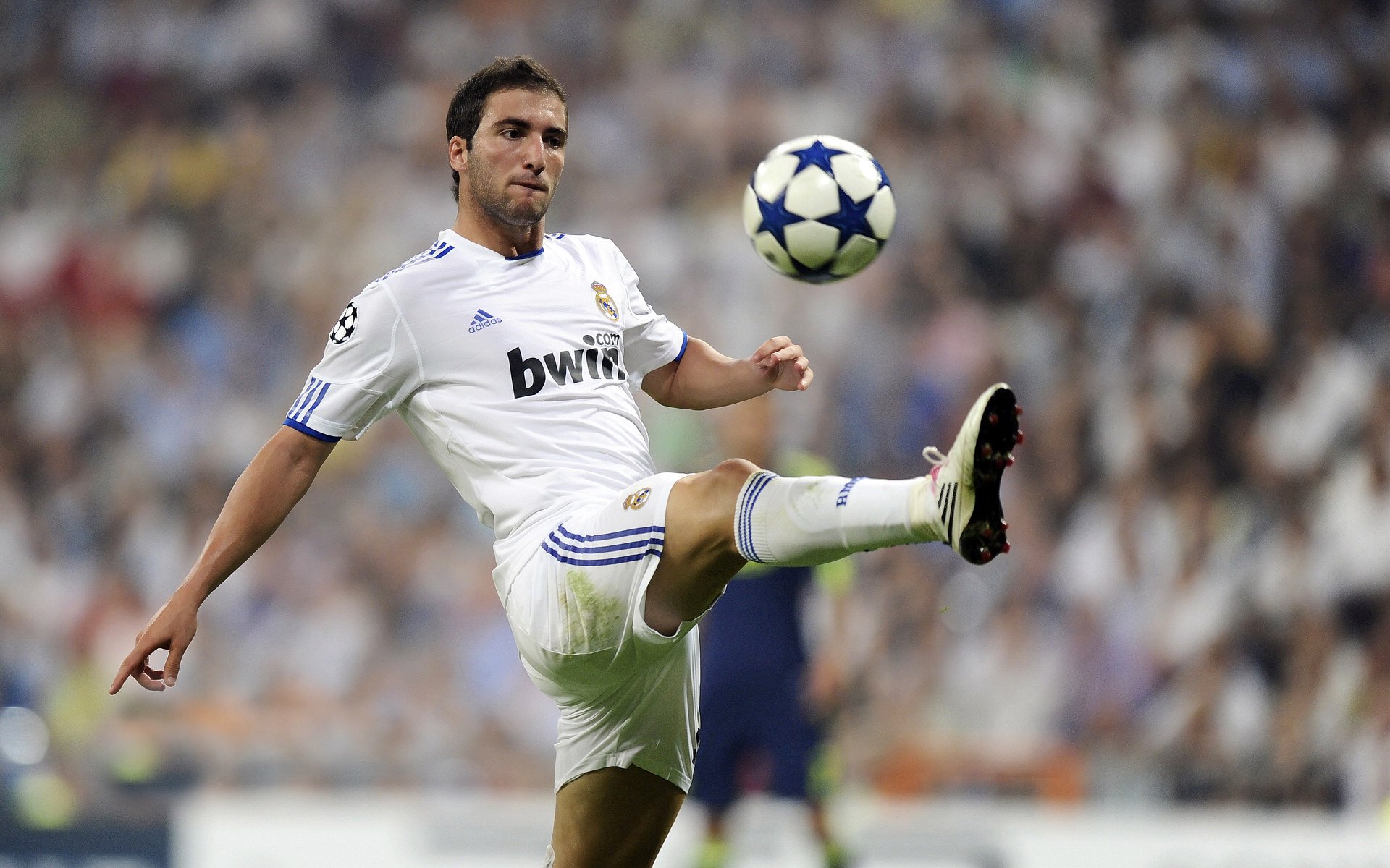 雷霆关键战突围76人，库里成为关键先生